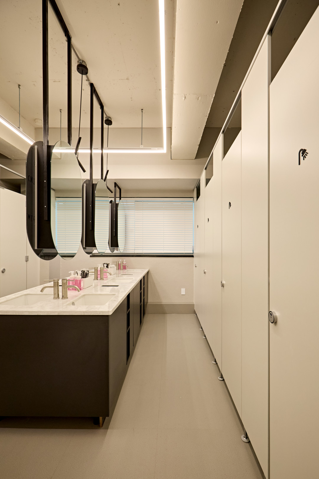 Private Shower Room 이미지